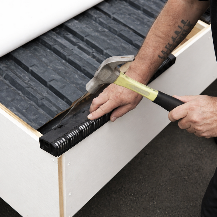 30 x Over Fascia Vents 1 Metre x 25mm